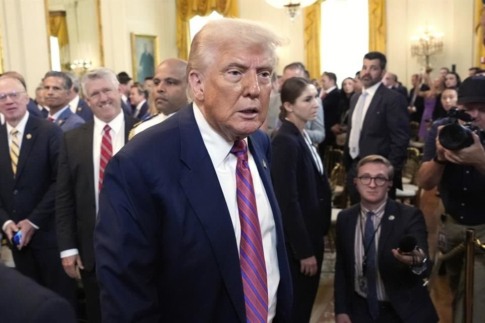 Trump presentó una demanda contra el Wall Street Journal por difamación luego de que medio reveló que Presidente envió una carta a Epstein.