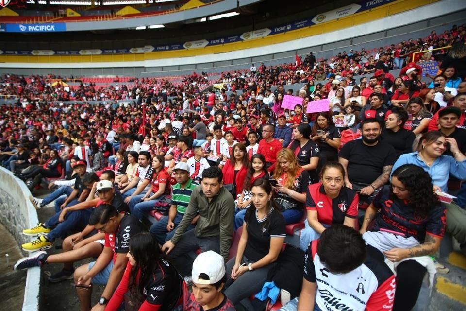 La File acompañó al Atlas en su último entrenamiento de la semana.