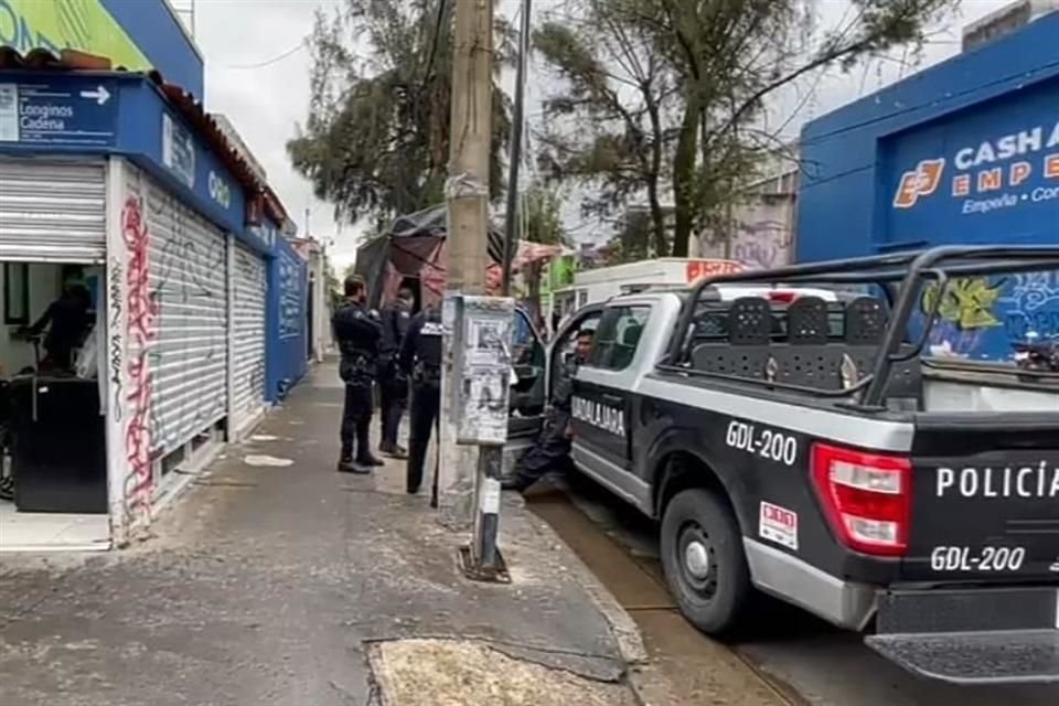 El robo ocurrió cerca de las 18:00 horas, en la sucursal ubicada en el cruce de Longinos Cadena y Juan José Ríos.