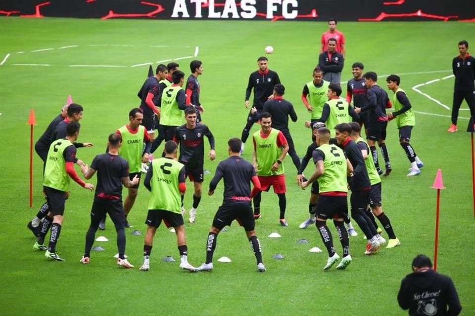 Tras una semana intensa, marcada por el anuncio del interés de Orlegi Sports en vender al Atlas, los Rojinegros reciben esta noche al Cruz Azul.