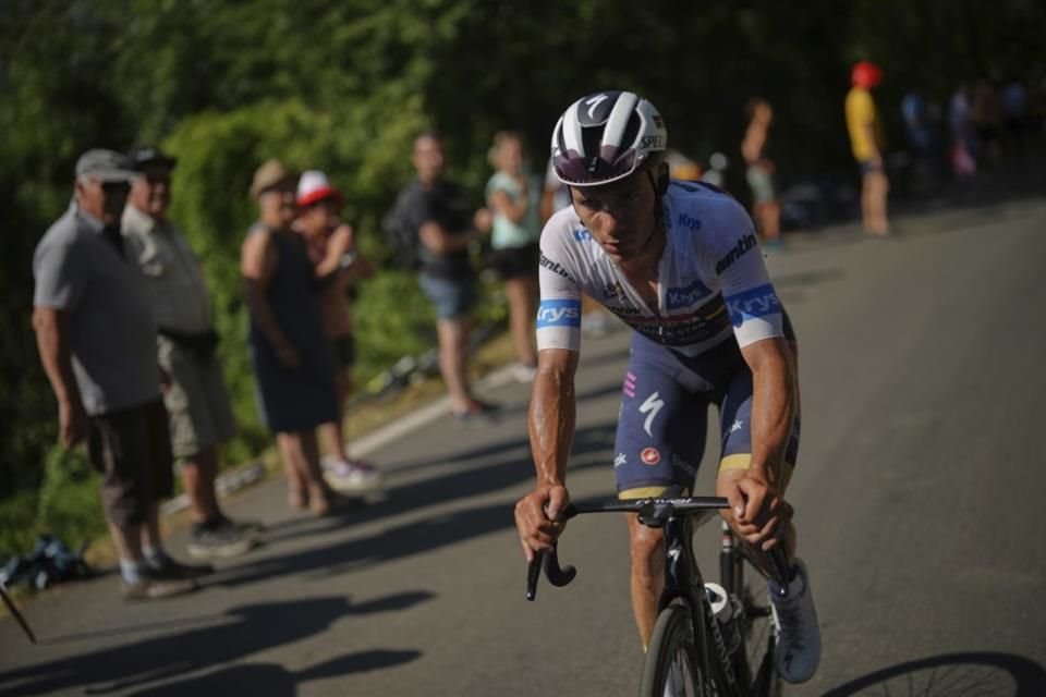 Remco Evenepoel antes de abandonar la etapa.