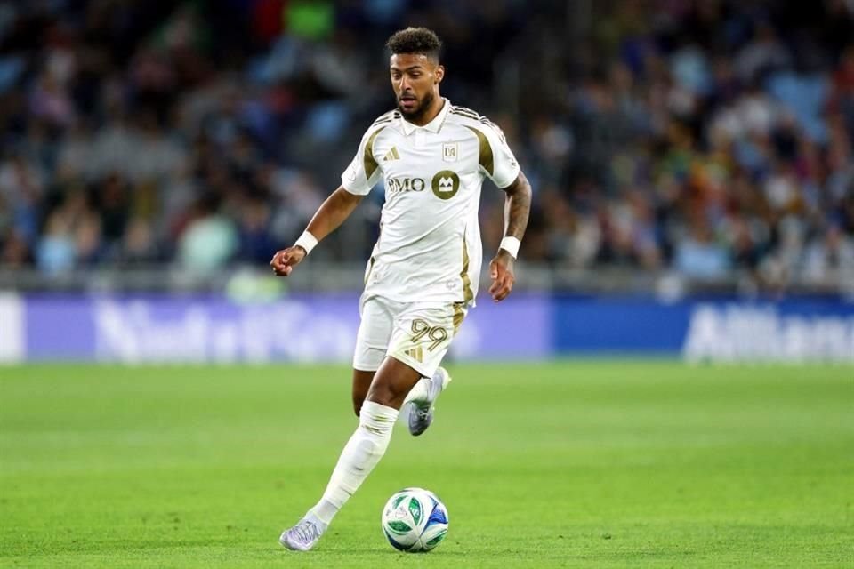 Denis Bouanga es pretendido por el América.