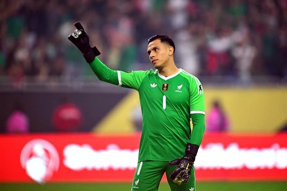 Luis Ángel Malagón hizo frente a las críticas por su nivel en la Selección Mexicana durante la Copa Oro.