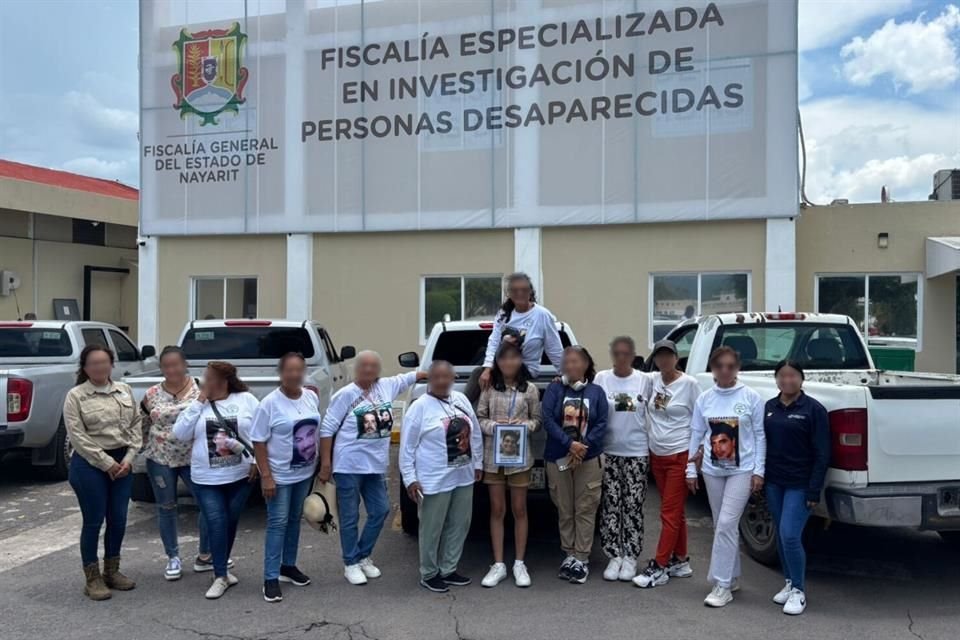 Integrantes del colectivo Entre Cielo y Tierra Desaparecidos en Jalisco realizaron labores de búsqueda de personas en vida en dos centros de rehabilitación en Tepic.