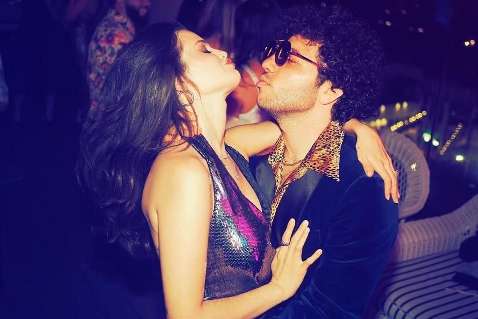 La cantante Selena Gomez, quien cumplirá 33 años este martes 22 de julio, reunió este fin de semana a sus seres queridos, incluyendo a su novio, Benny Blanco.