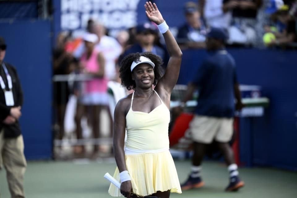 Venus Williams consiguió la victoria en su regreso al tenis junto Hailey Baptiste ante Eugenie Bouchard y Clervie Ngounoue en Washington para pasar a Cuartos de Final.