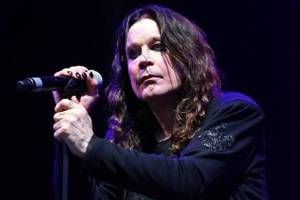 La noticia fue confirmada por su familia, Sharon, Jack, Kelly, Aimee y Louis Osbourne, a través de un comunicado enviado a The Sun.