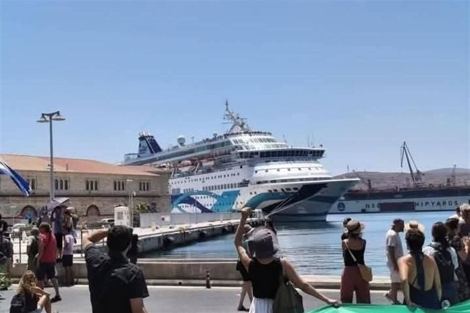 Un crucero que transportaba turistas israelíes zarpó de la isla griega de Syros sin desembarcar por protesta contra la guerra en Gaza.