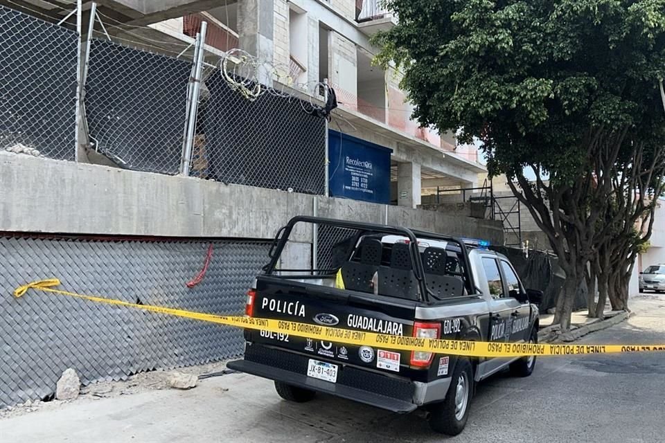 Un sujeto de 21 años que trabajaba en una construcción cayó del sexto piso y murió.