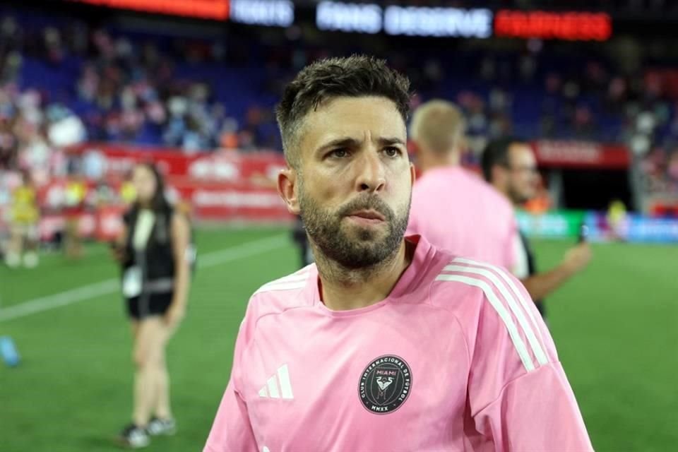 Jordi Alba tampoco estará en el campo.