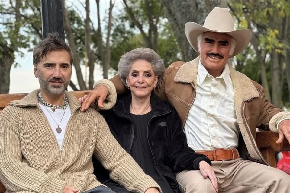 Cuquita Abarca y Alejandro Fernández.