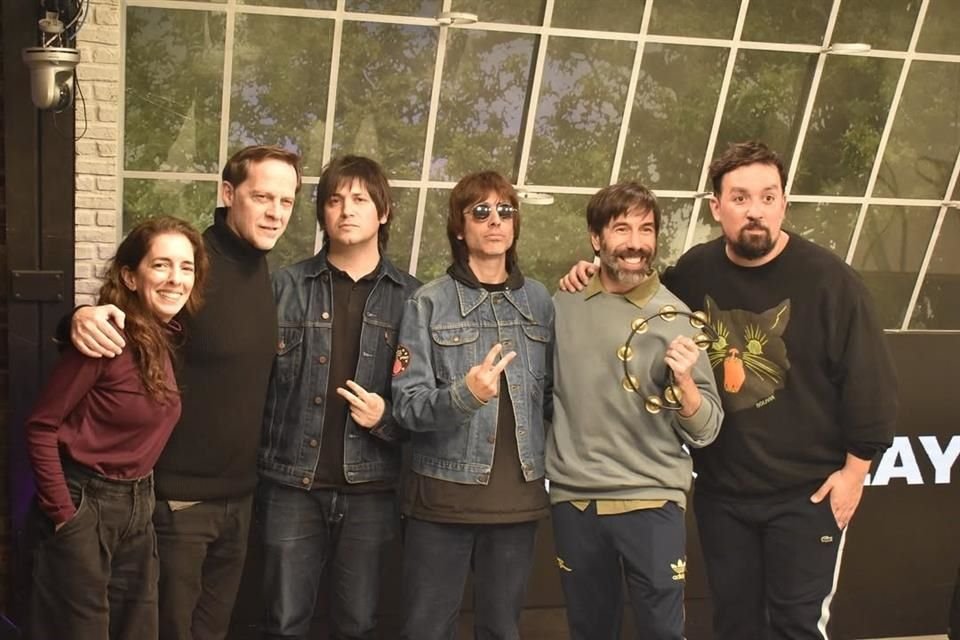 Desde hace una década, los músicos argentinos han recorrido su país con este tributo, y ahora cumplen el sueño de salir de gira internacional, impulsados por el regreso de Oasis.
