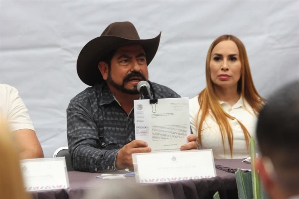 Martín Franco, diputado local de Morena, impulsa iniciativa para que Congreso de la Unión establezca la Ley de Desarrollo Sustentable del Agave que regularía al Consejo Regulador del Tequila.