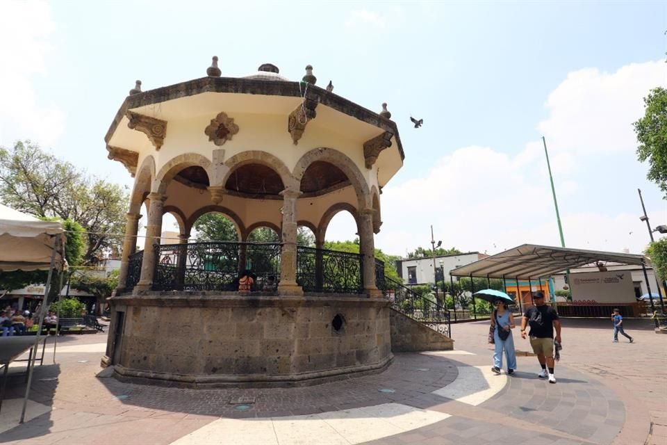 El Frente de Empresarios del Centro Histórico de Tlaquepaque pide mesa de diálogo con autoridades, pues acusan medidas arbitrarias.
