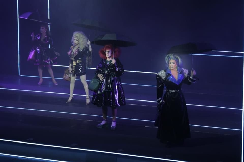 La versión 'Mentidrags' se caracteriza por los maquillajes, peinados y vestuarios extravagantes de las drag queens protagonistas.