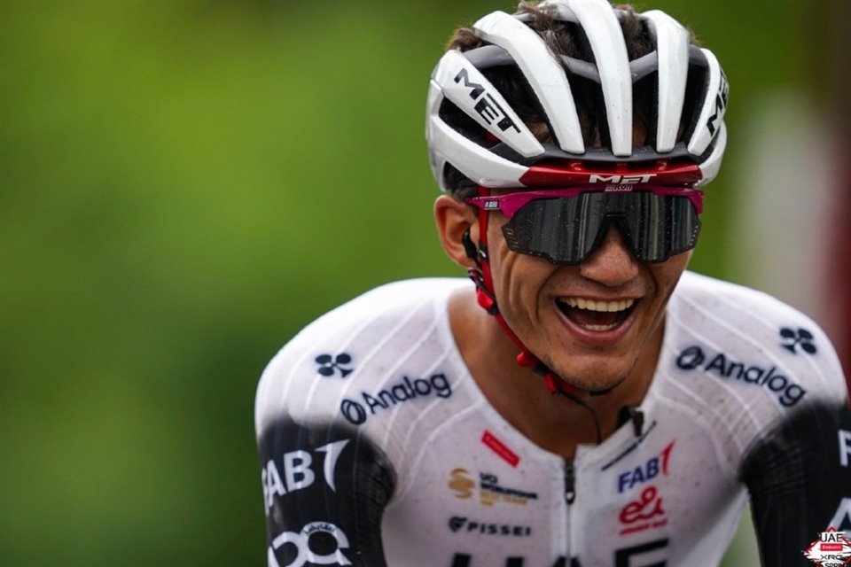Isaac del Toro quedó segundo en Clásica de Ordizia, que ganó su compañero Igor Arrieta; Antonio Morgado, igual de UAE Emirates, fue tercero.