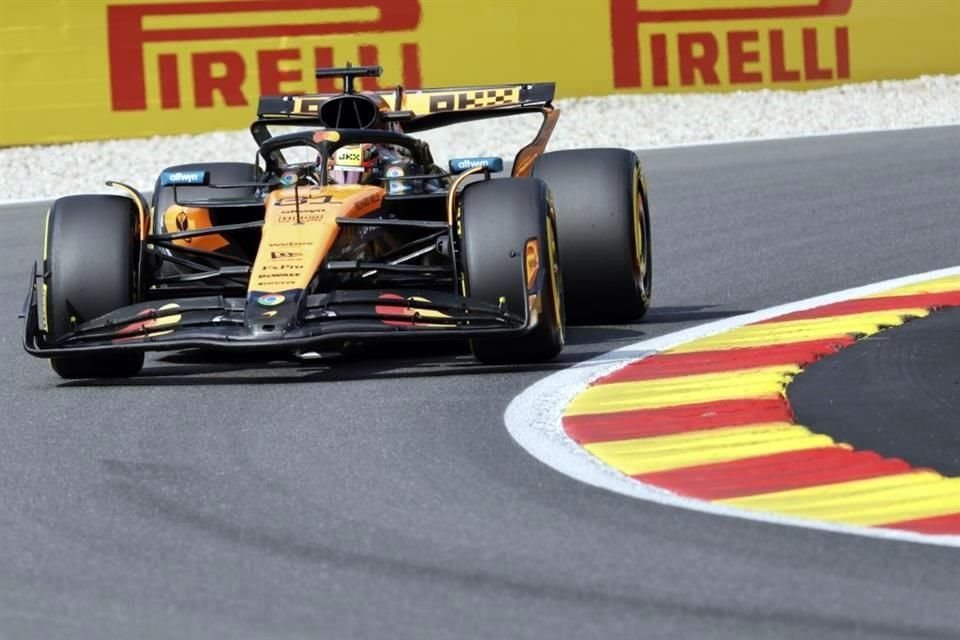 Oscar Piastri toma la posición de honor en la sprint.