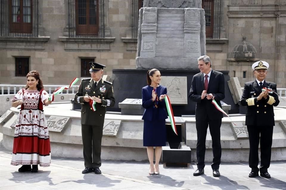 La Presidenta Sheinbaum reiteró la necesidad de pedir perdón a los pueblos indígenas por las atrocidades ocurridas durante la Conquista, una propuesta que el ex Presidente López Obrador planteó.