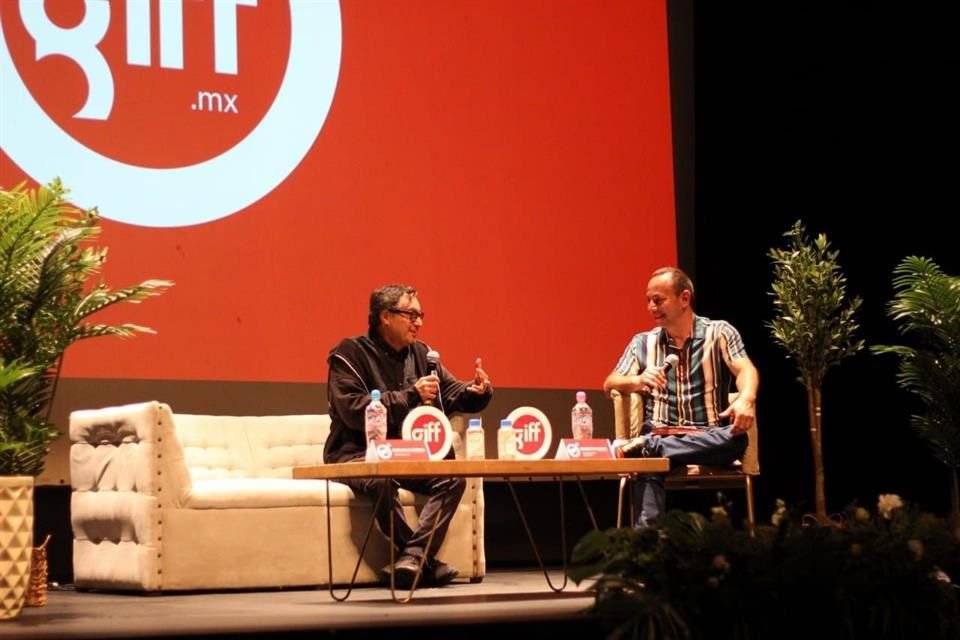 El director admitió que le es difícil volver a ver sus películas porque se le hace rara la distancia entre el momento en que las hizo y el presente.