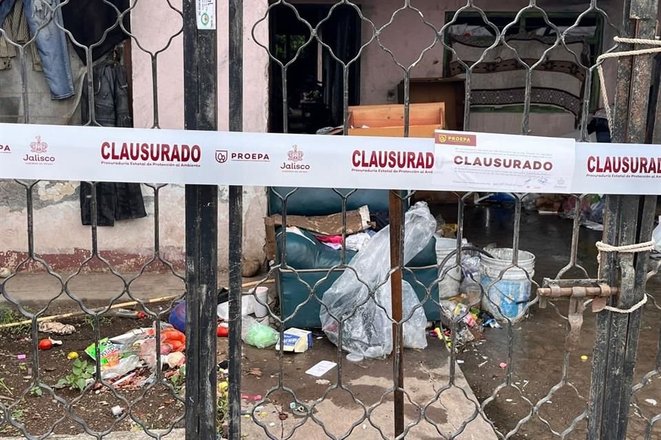 Clausura de la Proepa a un domicilio en la localidad de Tuxpan, el cual operaba como un centro de acopio de residuos, sin medidas ambientales.
