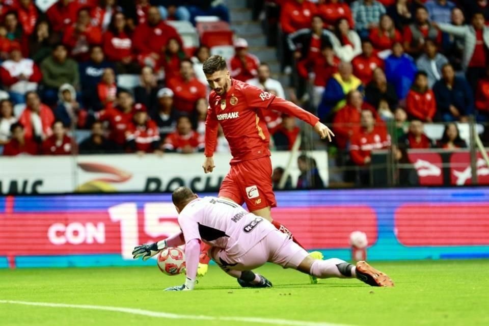 Toluca había tomado la ventaja desde los 11 minutos por medio de Paulinho, pero a partir de ahí, los Tigres tomaron la iniciativa.