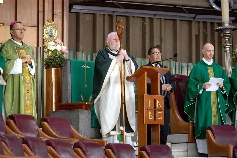 El canciller del Vaticano, Richard Gallagher oficializó una misa en la Basílica de Guadalupe durante su visita a México.