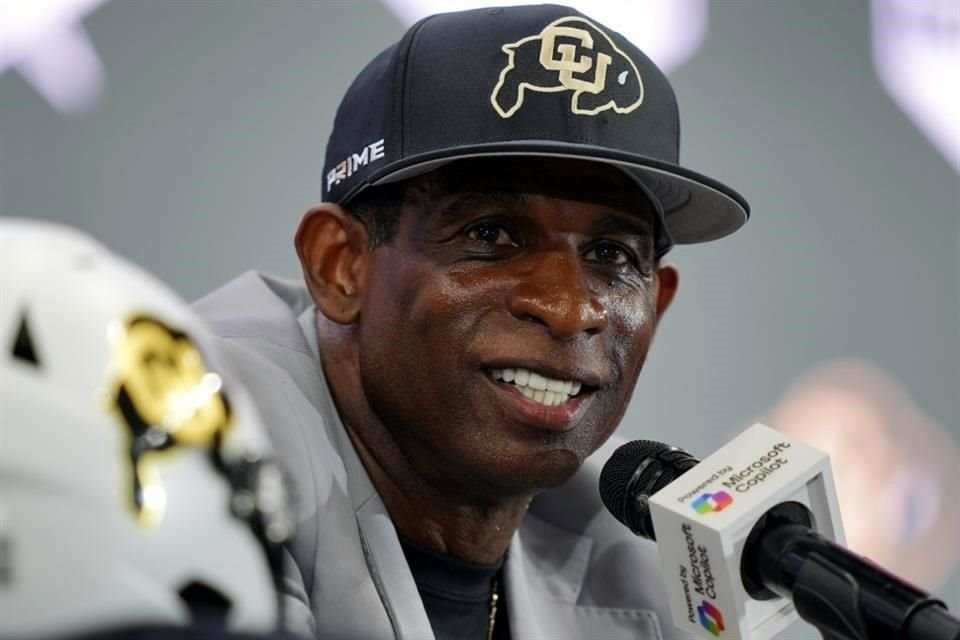 Deion Sanders reveló que le fue encontrada una forma agresiva de cáncer de vejiga, aunque tras ser operado, sus médicos lo consideran curado.
