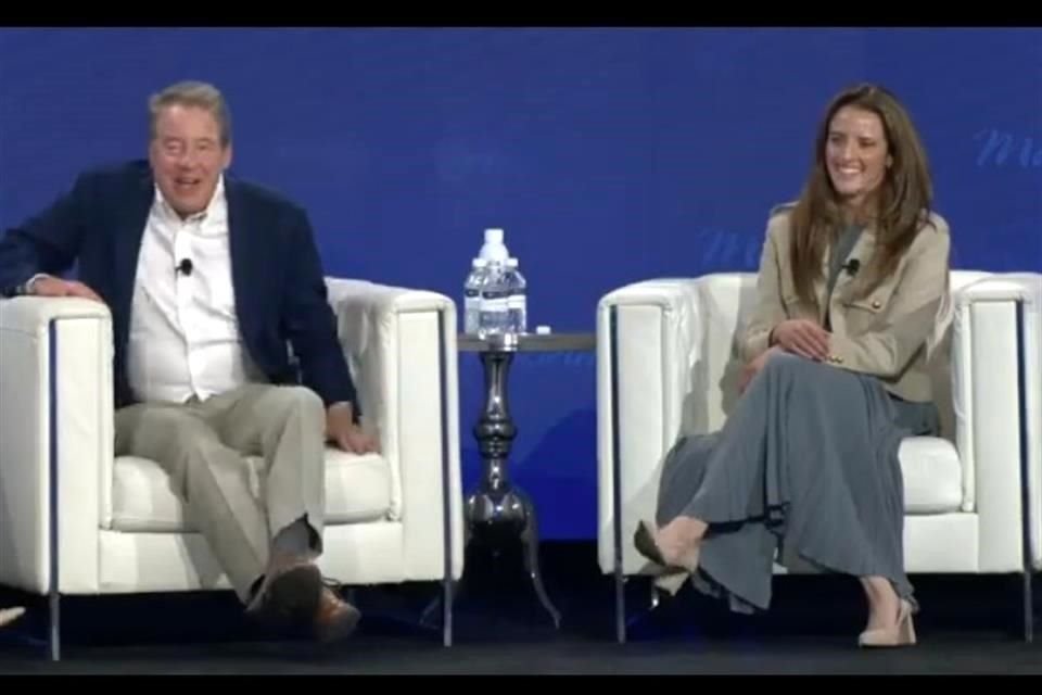 Bill Ford y su hija Alexandra Ford English.