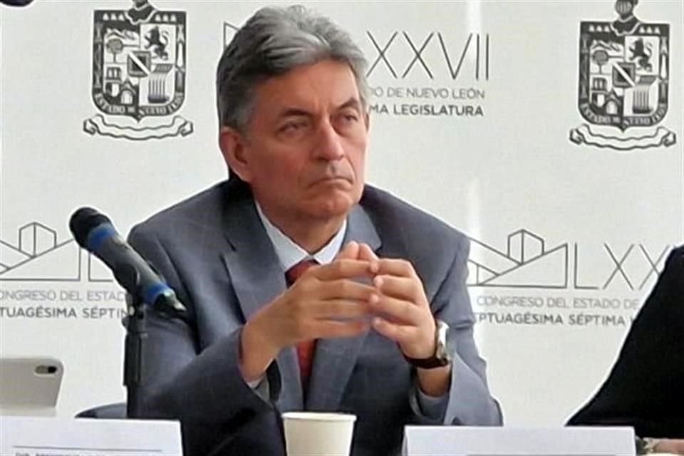 Juan Paura, Secretario de Educación estatal.