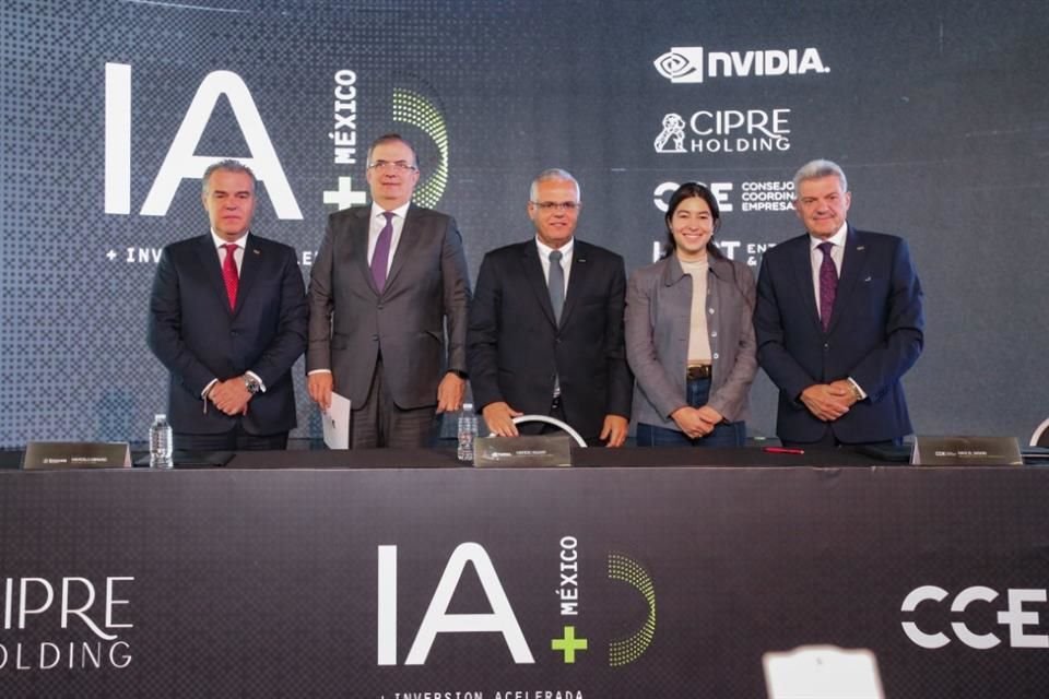 Marcelo Ebrard, Secretario de Economía.