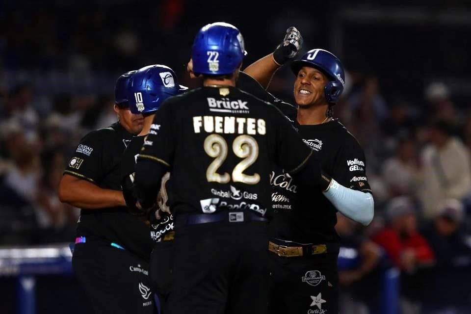 Con suspenso en la recta final, Charros prendieron la noche al batear tres largos jonrones para vencer 9-7 a Tecolotes.