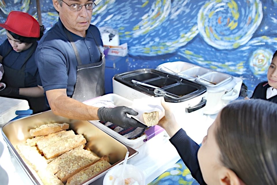 Reporta la Secretaría de Educación Jalisco que se implementará una estrategia para garantizar el consumo de alimentos saludables en las escuelas.  