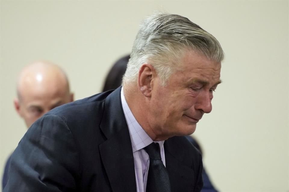 El cargo de homicidio involuntario contra Baldwin fue desestimado en el juicio del año pasado, alegando que la policía y la fiscalía ocultaron pruebas a la defensa.