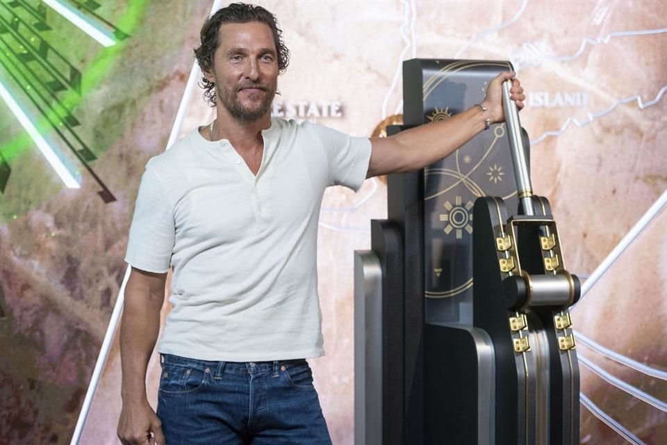 El ganador del Óscar, de 55 años, cuyo tercer libro se lanzará oficialmente el próximo 16 de septiembre, visitará hasta ahora cinco ciudades de EU.