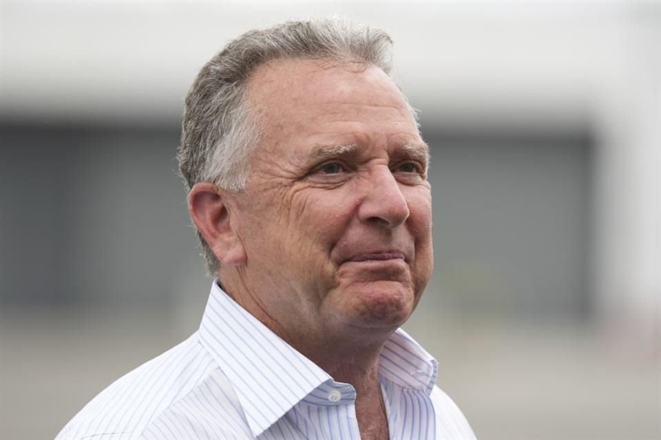 El enviado estadounidense para el Medio Oriente Steve Witkoff espera la llegada del Presidente Donald Trump en Nueva Jersey el 13 de julio del 2025.