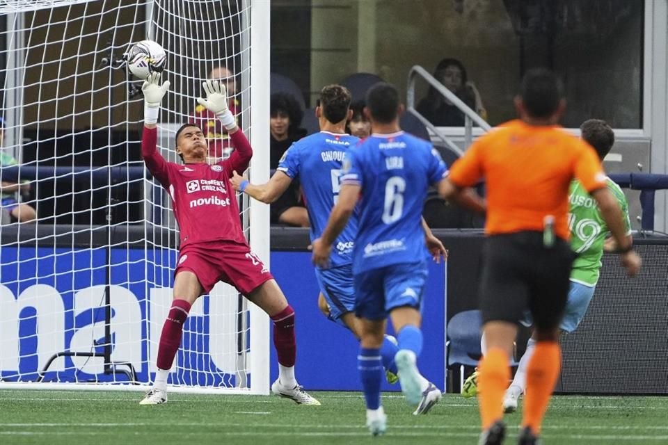 Kevin Mier recibió cinco goles.