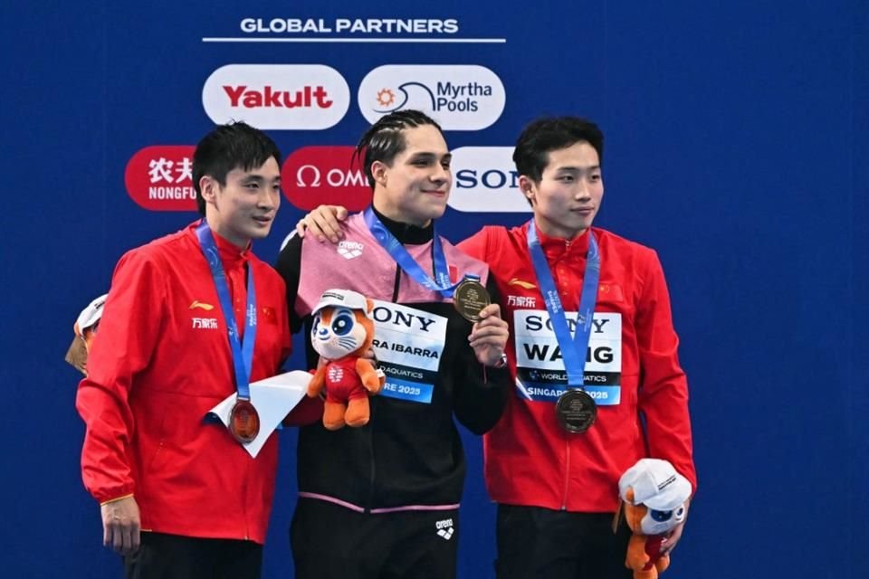 El mexicano acabó con la supremacía de dos décadas de clavadistas chinos en la prueba individual de 3m.