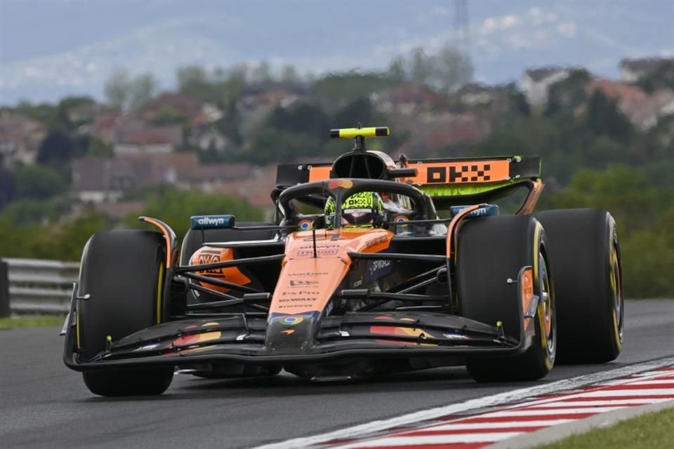 Norris fue el más rápido con tiempo de 1'16''052, al sacarle .019 segundos a su compañero de equipo Piastri; Leclerc fue tercero.