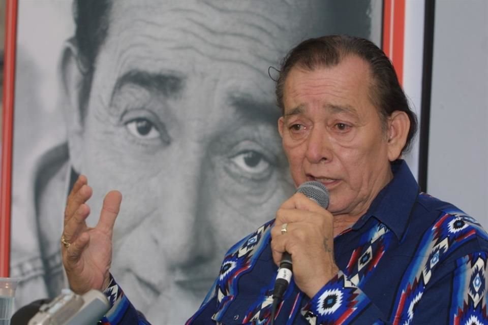 Leonardo 'Flaco' Jiménez, ícono del acordeón y una de las figuras más influyentes de la música regional tejana, falleció a los 86 años.