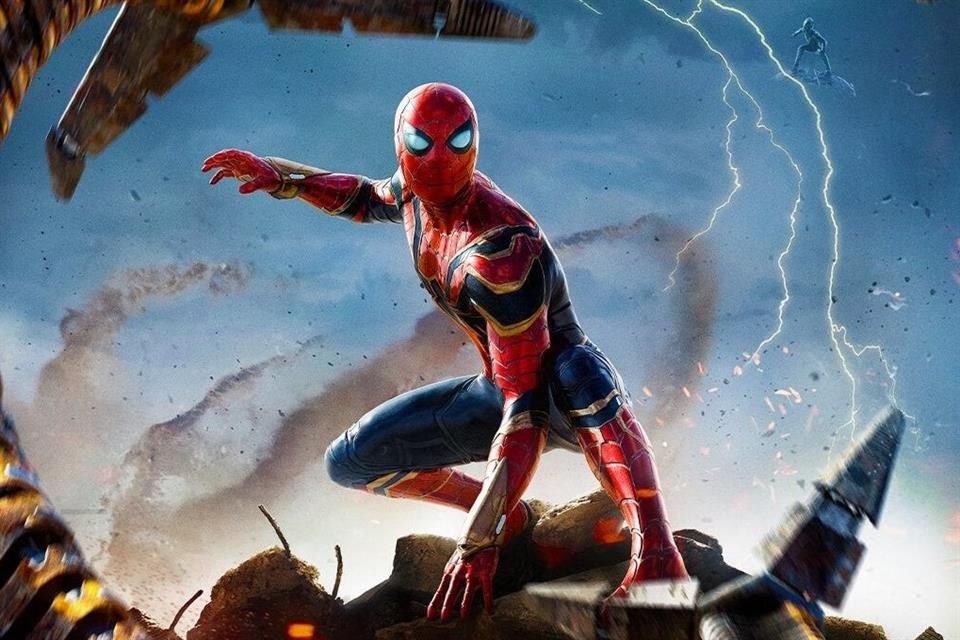 En un breve clip que sorprendió a los fans, se mostró un primer plano del nuevo traje de Spider-Man, acompañado de la frase 'algo completamente nuevo está por llegar'.