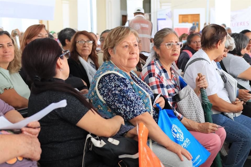 Inscripciones para la pensión Mujeres del Bienestar en Tlaquepaque.