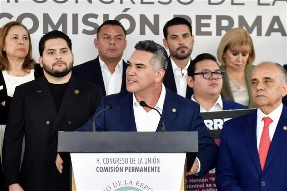 Layda Sansores afirmó que el senador y dirigente del PRI, Alejandro Moreno utilizó y manipuló a otras personas para cometer delitos, porque fue cuidadoso de no firmar nada que lo comprometiera.