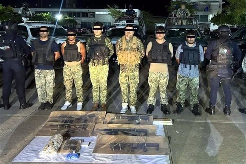 Integrantes del gabinete de seguridad federal detuvieron a seis en Comalcalco, Tabasco.