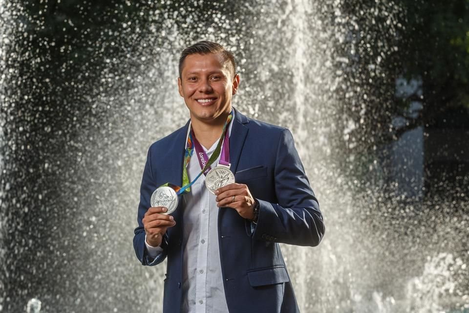 México brilló en el Mundial de Singapur 2025 con 8 medallas y despertó el reconocimiento de Germán Sánchez, doble medallista olímpico.