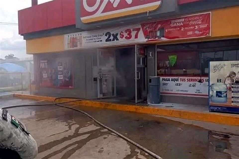 Comercios y vehículos fueron incendiados durante este día en distintos puntos de Villahermosa, Tabasco. Además, se reportó la presencia de ponchallantas en vías y distribuidores de la región.