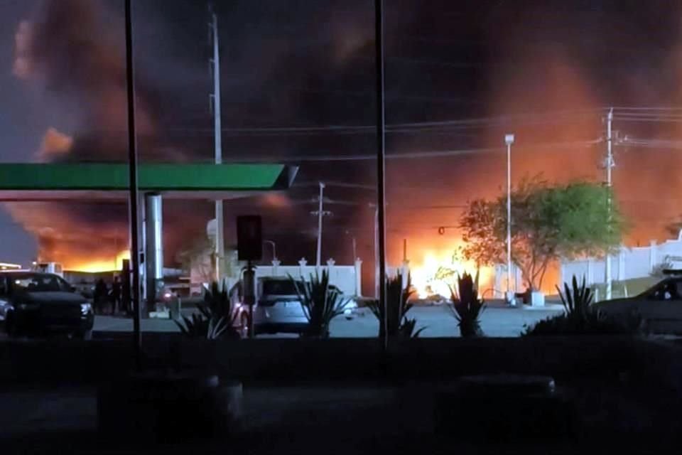 El siniestro obligó a cerrar la carretera Reynosa-Monterrey a la altura de la Colonia Esfuerzo Nacional.