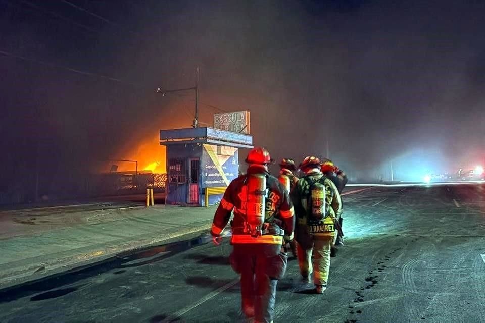 Elementos de distintas corporaciones de emergencia acudieron a la zona.