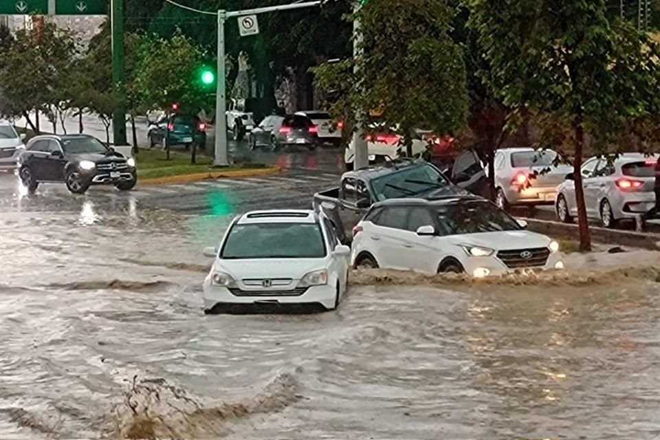 'Las tormentas severas tienen una característica muy local, pueden abarcar desde unos pocos kilómetros, hasta unos pocos cientos de metros'.