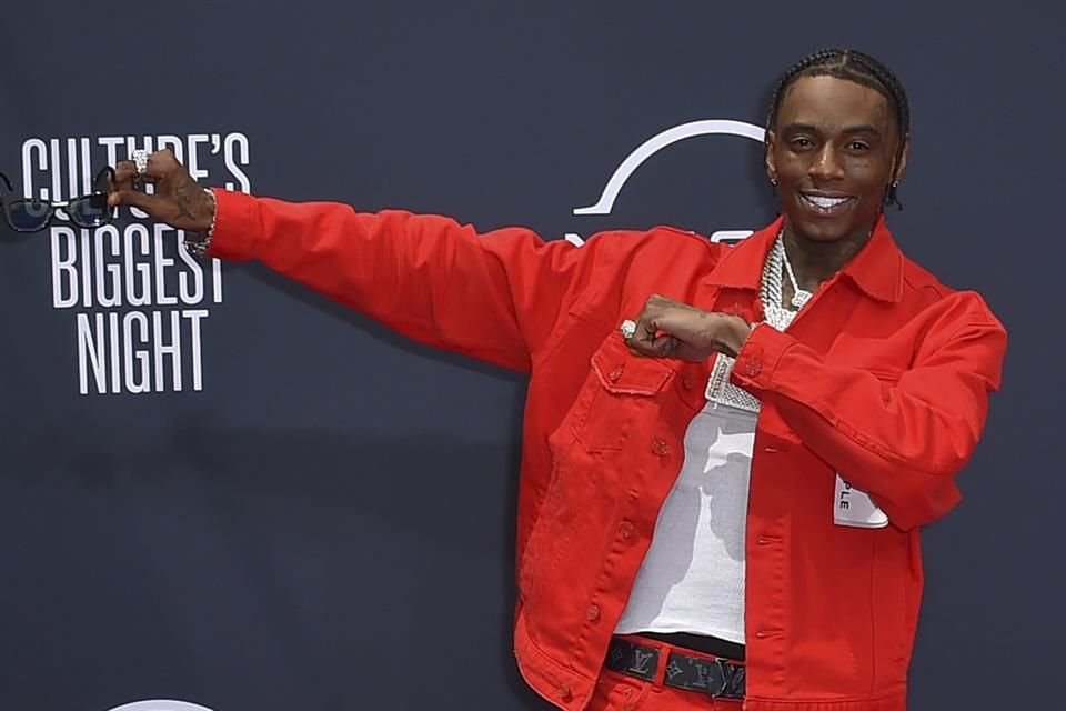El rapero Soulja Boy, que el domingo fue arrestado por posesión de armas, ya fue liberado y los cargos en su contra de desestimaron.