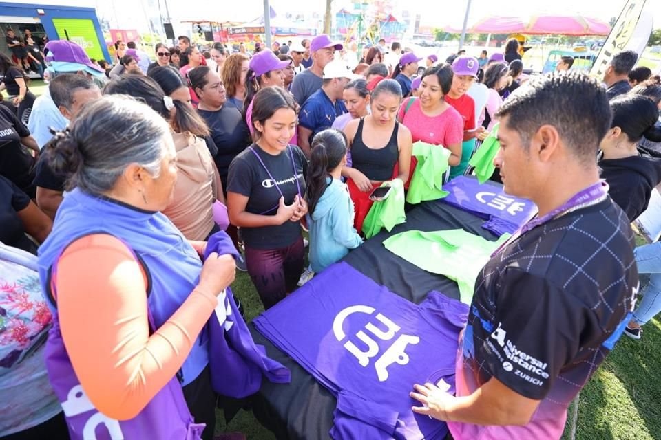 Inauguración del gimnasio al aire libre 'Zapopan al Cubo en la Colonia Villa Fontana Diamante.